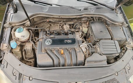 Volkswagen Passat B6, 2005 год, 600 000 рублей, 8 фотография
