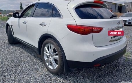 Infiniti QX70, 2014 год, 2 500 000 рублей, 8 фотография