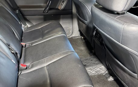 Toyota Land Cruiser Prado 150 рестайлинг 2, 2010 год, 3 150 000 рублей, 15 фотография
