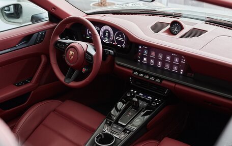 Porsche 911, 2025 год, 31 000 000 рублей, 12 фотография