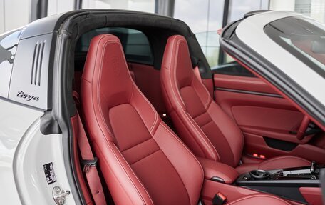 Porsche 911, 2025 год, 31 000 000 рублей, 10 фотография