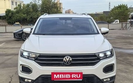 Volkswagen T-Roc I, 2021 год, 1 600 000 рублей, 2 фотография