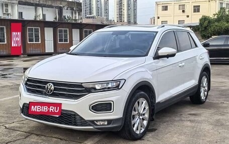 Volkswagen T-Roc I, 2021 год, 1 600 000 рублей, 3 фотография