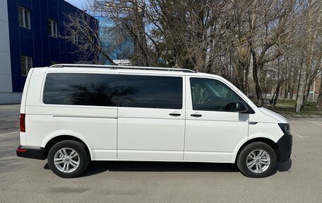 Volkswagen Caravelle T6 рестайлинг, 2018 год, 2 750 000 рублей, 6 фотография