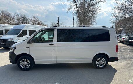 Volkswagen Caravelle T6 рестайлинг, 2018 год, 2 750 000 рублей, 3 фотография