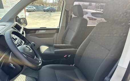 Volkswagen Caravelle T6 рестайлинг, 2018 год, 2 750 000 рублей, 14 фотография