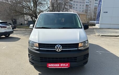 Volkswagen Caravelle T6 рестайлинг, 2018 год, 2 750 000 рублей, 7 фотография