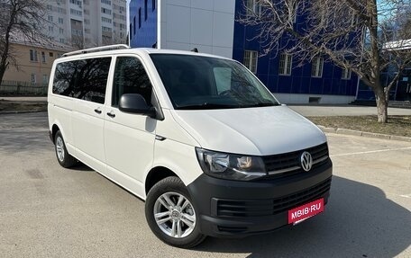 Volkswagen Caravelle T6 рестайлинг, 2018 год, 2 750 000 рублей, 4 фотография