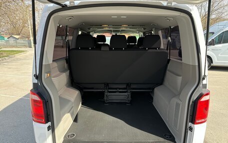 Volkswagen Caravelle T6 рестайлинг, 2018 год, 2 750 000 рублей, 22 фотография