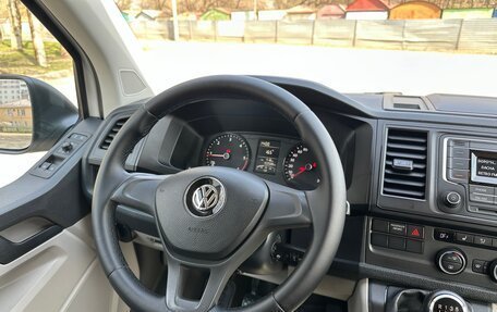 Volkswagen Caravelle T6 рестайлинг, 2018 год, 2 750 000 рублей, 11 фотография