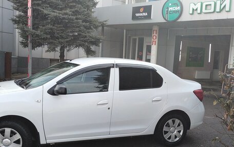 Renault Logan II, 2016 год, 520 000 рублей, 2 фотография