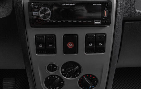 Renault Logan I, 2005 год, 299 000 рублей, 10 фотография