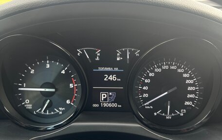 Toyota Land Cruiser 200, 2015 год, 5 495 000 рублей, 7 фотография