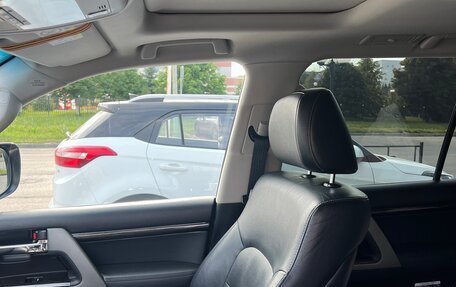 Toyota Land Cruiser 200, 2015 год, 5 495 000 рублей, 19 фотография