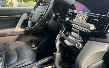 Toyota Land Cruiser 200, 2015 год, 5 495 000 рублей, 17 фотография