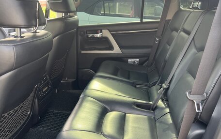Toyota Land Cruiser 200, 2015 год, 5 495 000 рублей, 21 фотография