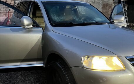Volkswagen Touareg III, 2005 год, 700 000 рублей, 10 фотография
