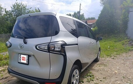 Toyota Sienta II, 2020 год, 1 490 000 рублей, 24 фотография