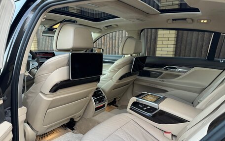 BMW 7 серия, 2015 год, 3 749 000 рублей, 21 фотография