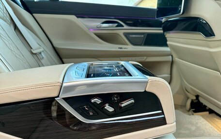 BMW 7 серия, 2015 год, 3 749 000 рублей, 29 фотография