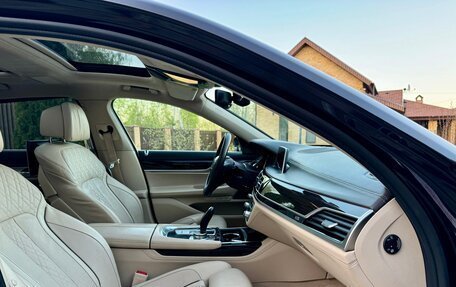 BMW 7 серия, 2015 год, 3 749 000 рублей, 19 фотография