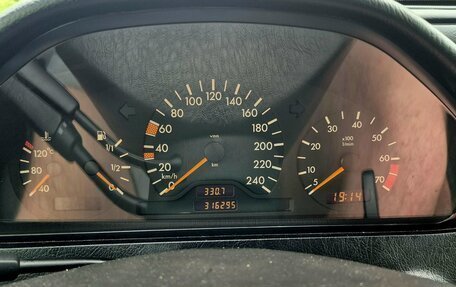 Mercedes-Benz C-Класс, 1997 год, 490 000 рублей, 11 фотография