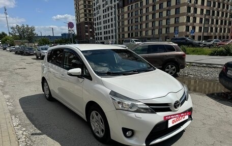 Toyota Verso I, 2013 год, 1 395 000 рублей, 2 фотография