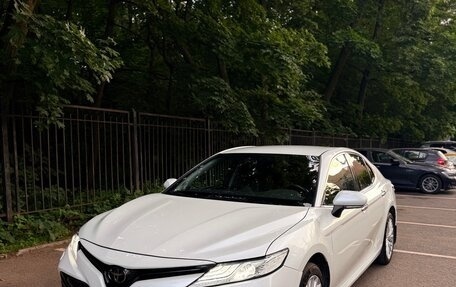 Toyota Camry, 2018 год, 2 800 000 рублей, 4 фотография