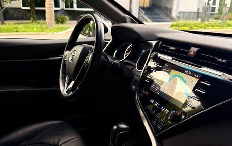 Toyota Camry, 2018 год, 2 800 000 рублей, 12 фотография