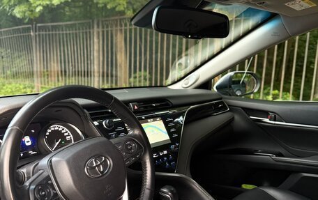 Toyota Camry, 2018 год, 2 800 000 рублей, 14 фотография