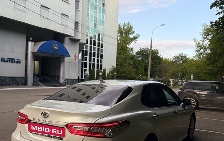 Toyota Camry, 2018 год, 2 800 000 рублей, 8 фотография