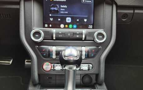 Ford Mustang VI рестайлинг, 2019 год, 3 200 000 рублей, 9 фотография
