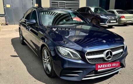 Mercedes-Benz E-Класс, 2018 год, 3 350 000 рублей, 4 фотография
