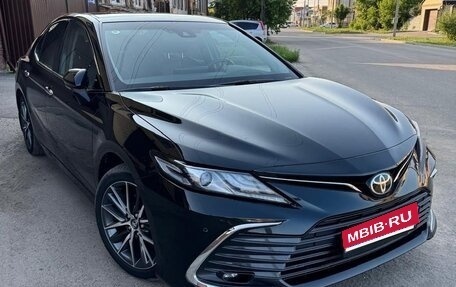 Toyota Camry, 2023 год, 3 950 000 рублей, 1 фотография