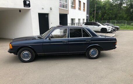 Mercedes-Benz W123, 1981 год, 350 000 рублей, 2 фотография