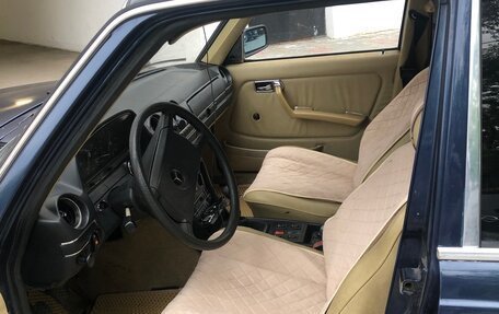 Mercedes-Benz W123, 1981 год, 350 000 рублей, 6 фотография
