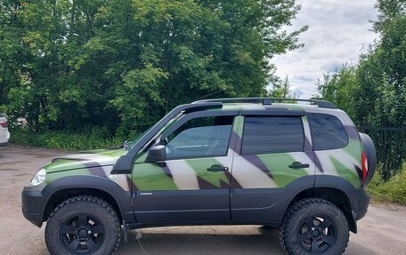 Chevrolet Niva I рестайлинг, 2017 год, 890 000 рублей, 3 фотография