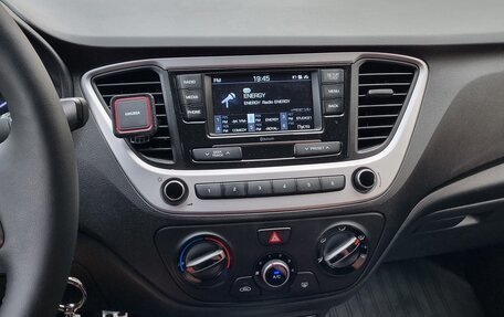 Hyundai Solaris II рестайлинг, 2017 год, 1 095 000 рублей, 4 фотография