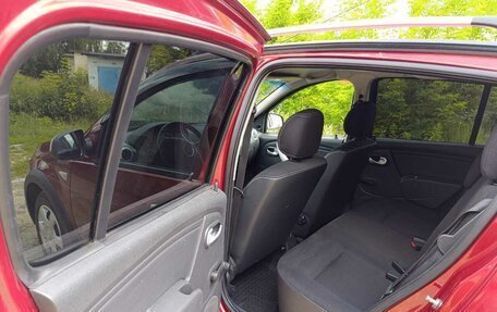 Renault Sandero I, 2012 год, 820 000 рублей, 2 фотография
