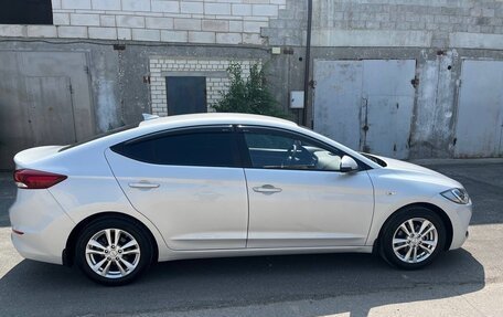 Hyundai Elantra VI рестайлинг, 2018 год, 1 800 000 рублей, 7 фотография