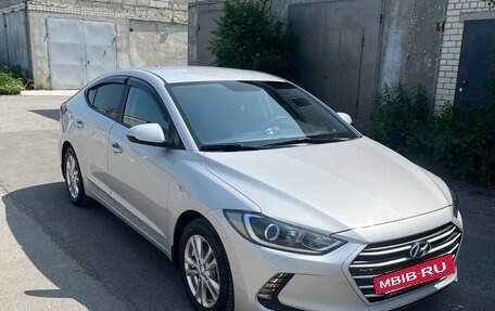 Hyundai Elantra VI рестайлинг, 2018 год, 1 800 000 рублей, 8 фотография