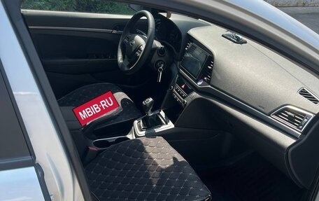 Hyundai Elantra VI рестайлинг, 2018 год, 1 800 000 рублей, 10 фотография