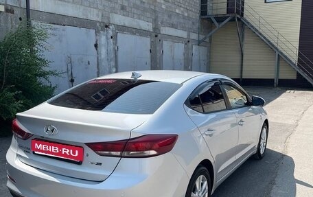 Hyundai Elantra VI рестайлинг, 2018 год, 1 800 000 рублей, 6 фотография