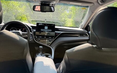Toyota Camry, 2023 год, 3 950 000 рублей, 7 фотография