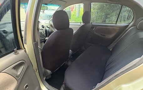 Toyota Platz, 2000 год, 400 000 рублей, 6 фотография