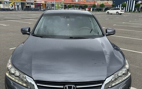 Honda Accord IX рестайлинг, 2013 год, 1 950 000 рублей, 2 фотография