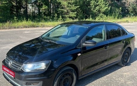 Volkswagen Polo VI (EU Market), 2015 год, 880 000 рублей, 2 фотография