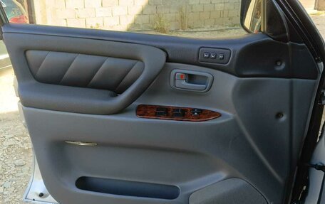 Toyota Land Cruiser 100 рестайлинг 2, 2000 год, 1 380 000 рублей, 12 фотография