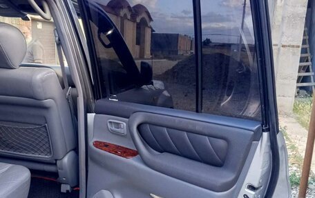 Toyota Land Cruiser 100 рестайлинг 2, 2000 год, 1 380 000 рублей, 16 фотография