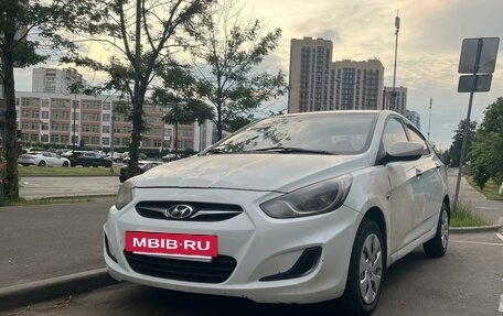Hyundai Solaris II рестайлинг, 2013 год, 370 000 рублей, 3 фотография